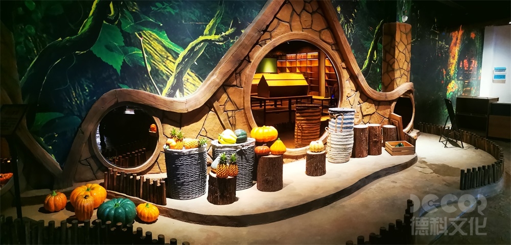 博物館設計中如何利用人流分析和數據統計來優化展覽布局？